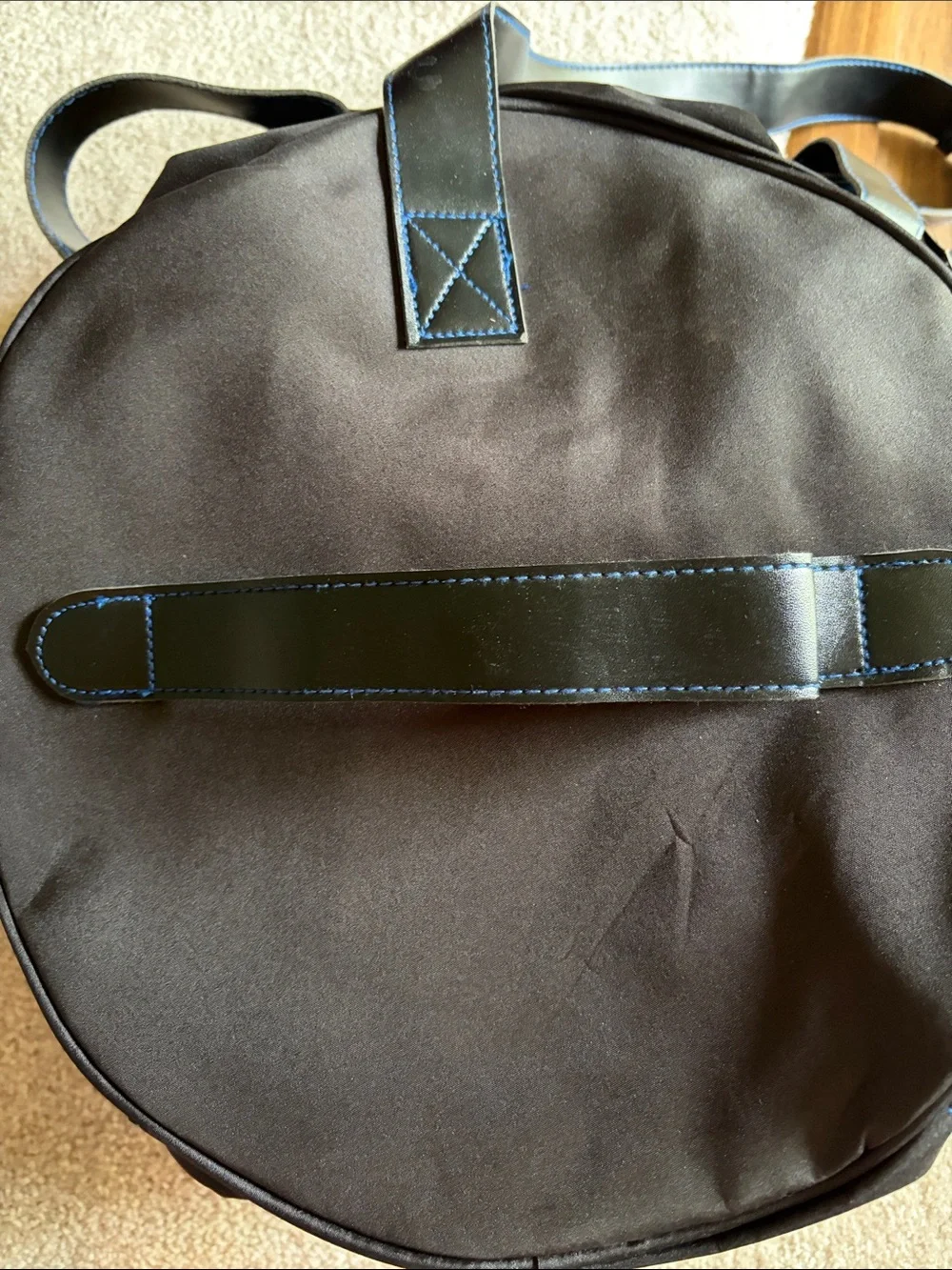 NWT Vince Camuto Black Large Duffle Bag / Sac Gym Travel Bag With Shoulder Strap